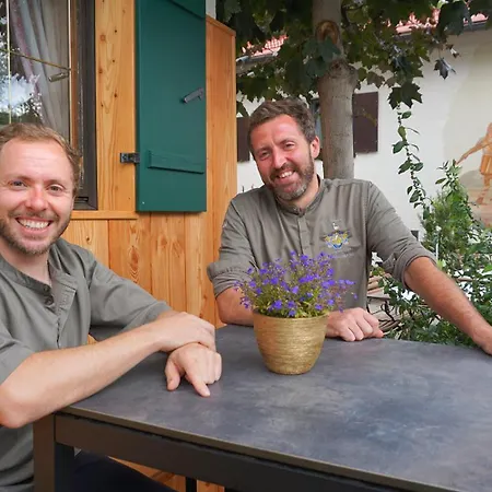 Restaurant Fruehlingsgarten فندق 3*