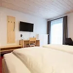 Hotel Restaurant Fruehlingsgarten 3*