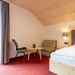 Restaurant Fruehlingsgarten Hotel 3*