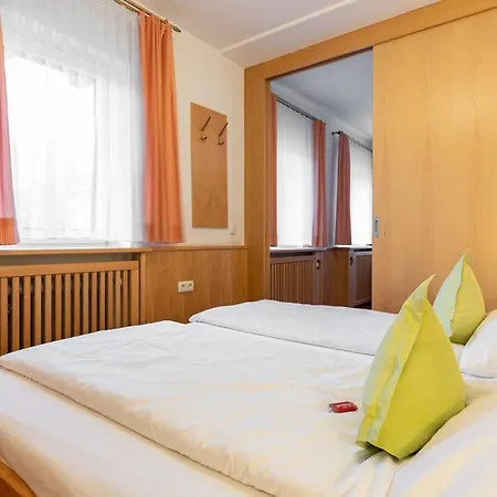 Restaurant Fruehlingsgarten Hotel 3*